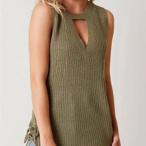 Daytrip Olive V-Neck Sleeveless Sweater Vest